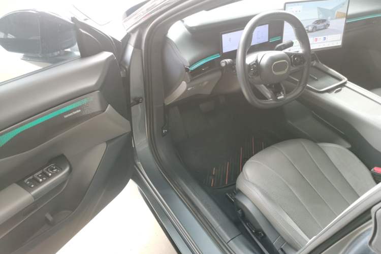 Used Lynk & Co 07 2024 EM-P 126 Long-Range Ultra