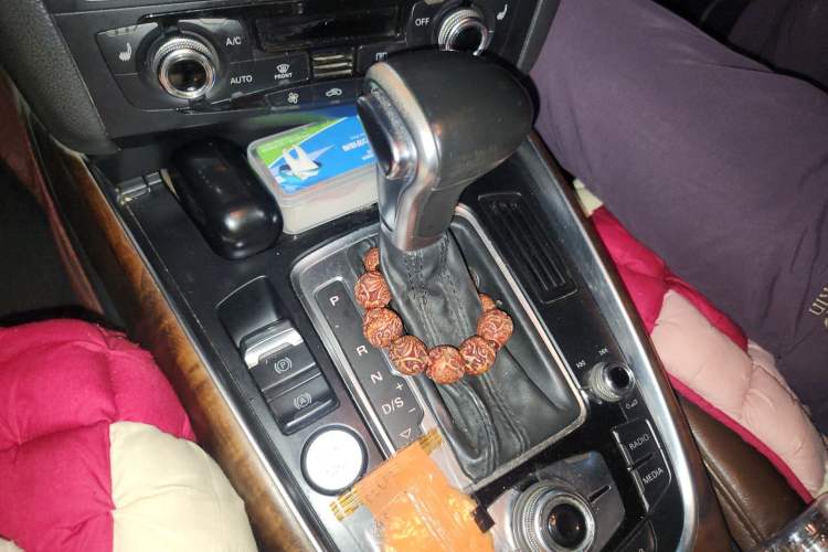 Used Audi Q5 2015 40 TFSI Comfort Model Gear Lever