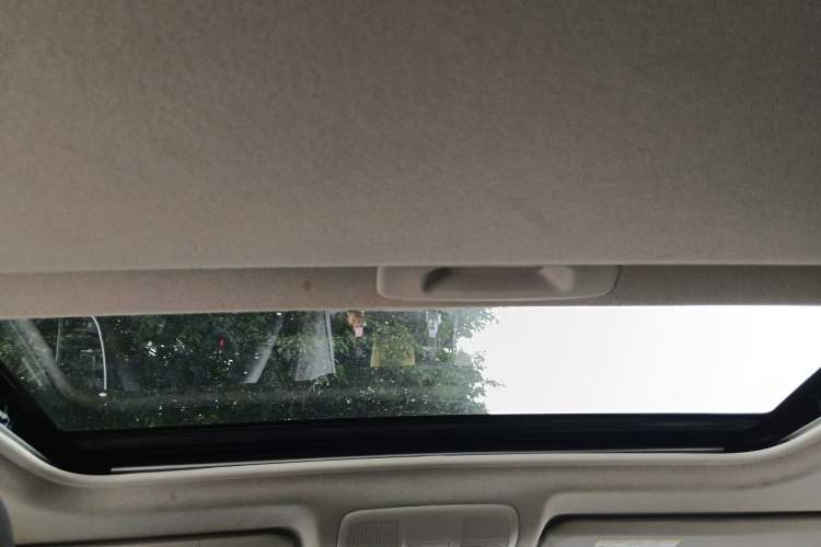 Used Mazda 3 Axela 2014 Sedan 1.5L Automatic Luxury Model Headliner