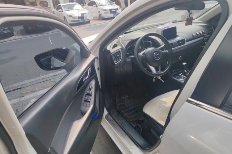 Used Mazda 3 Axela 2014 Sedan 1.5L Automatic Luxury Model