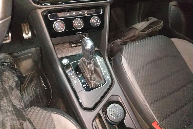 Used Volkswagen Tharu 2019 280TSI Two-Wheel Drive R-Line China VI Standard
