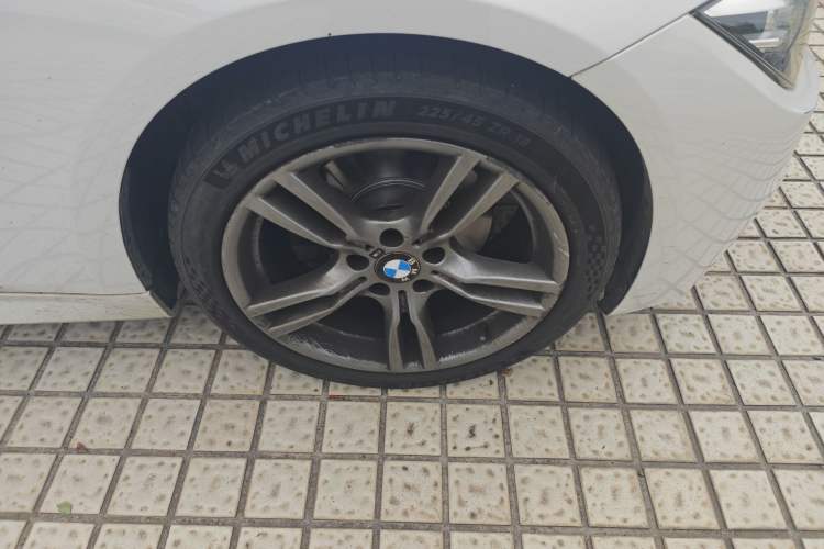 Used BMW 3 Series 2018 330i M Sport Night Edition Right Front Wheel Hub