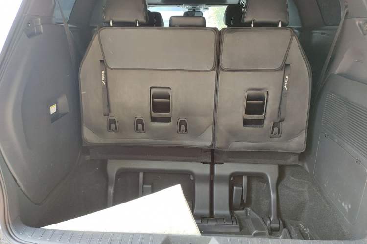 Used Toyota SIENNA 2021 2.5L Hybrid Premium Edition Trunk