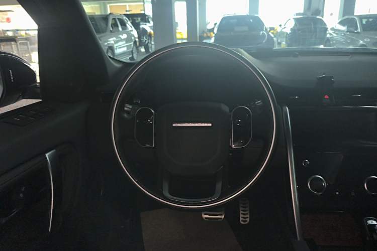 Used Land Rover Discovery Sport 2020 249 PS R-Dynamic Performance Edition Steering Wheel