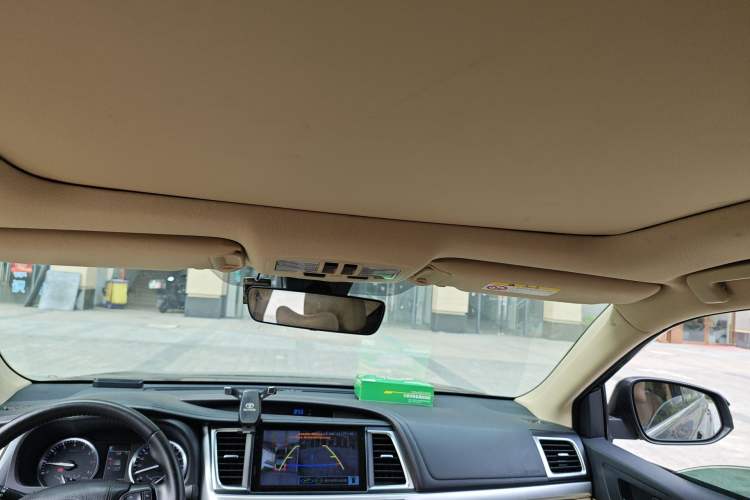 Used Toyota Highlander 2018 2.0T Four-Wheel Drive Prestige Version 7 Seats China VI Standard Headliner