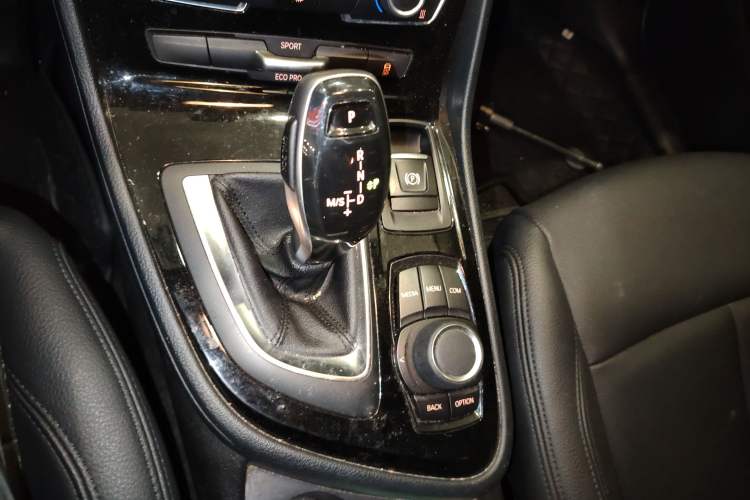 Used BMW 2 Series Gran Tourer 2018 220i Leading Model Gear Lever