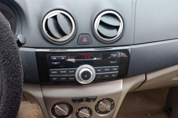 Used Changan Alsvin V3 2012 1.3L Manual Comfort Version China IV Standard
