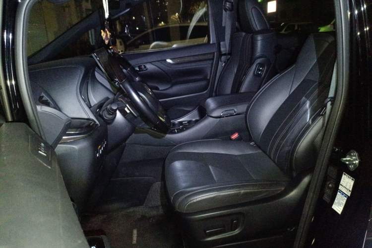 Used Lexus LM 2020 300h Seven-Seat Elegant Edition
