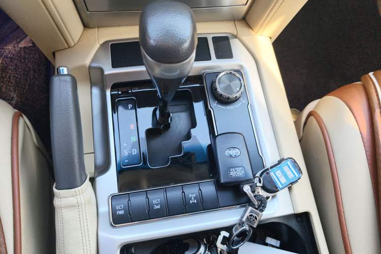 Used Toyota Land Cruiser 2016 4.0L Automatic GX-R
