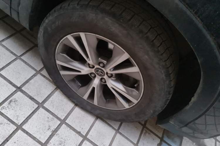 Used Toyota Highlander 2018 2.0T Two-Wheel Drive Elite Version 5 Seats China VI Standard