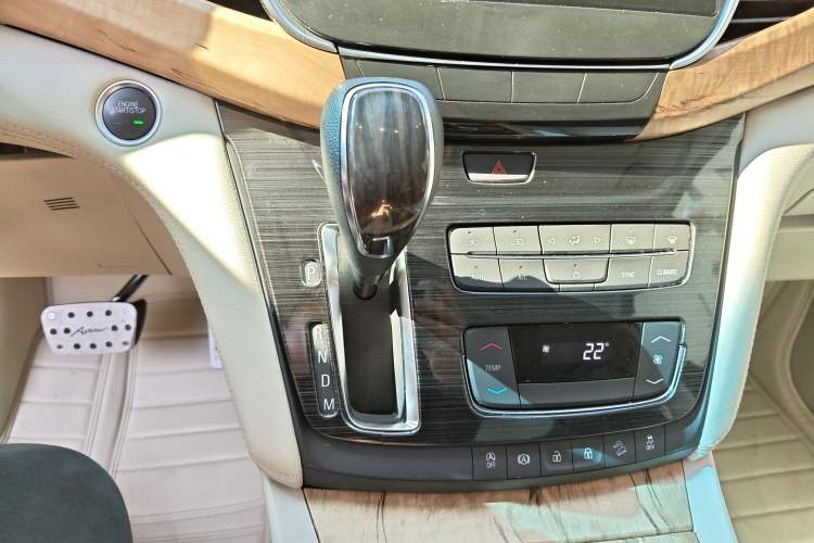 Used Buick GL8 2018 ES 28T Comfort Model China VI Standard