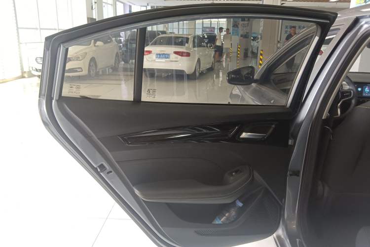 Used Roewe i5 2021 1.5L CVT Platinum Edition