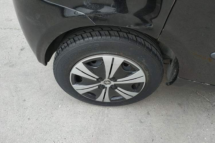 Used Zotye M300 2010 1.6L Gasoline Standard 6-Seater