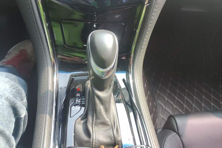 Used Cadillac ATS-L 2017 28T Tech Edition Gear Lever