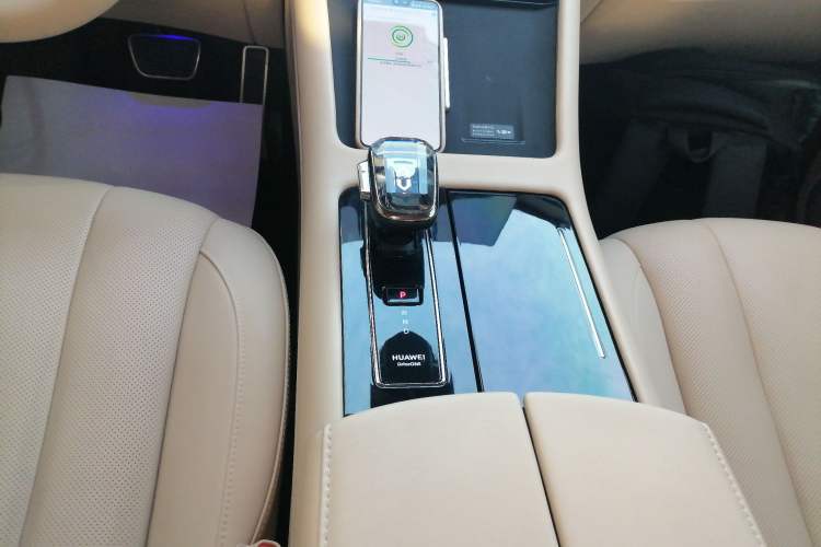 Used Hima AITO M7 2024 1.5T Intelligent Driving Rear-Drive Pro Version 5 Seats Gear Lever