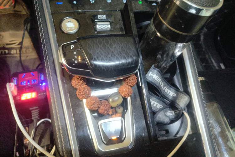 Used CHANGAN CS85 COUPE 2019 2.0T Automatic Version China VI Standard Gear Lever