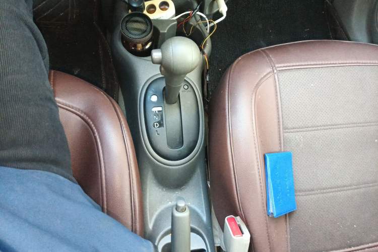 Used Nissan Sunny 2011 1.5XE CVT Comfort Edition Gear Lever