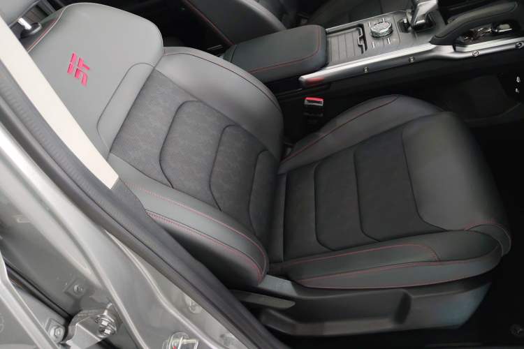 Used JETOUR Traveler 2023 2.0T All-Wheel-Drive CrossPRO Right Front Seat