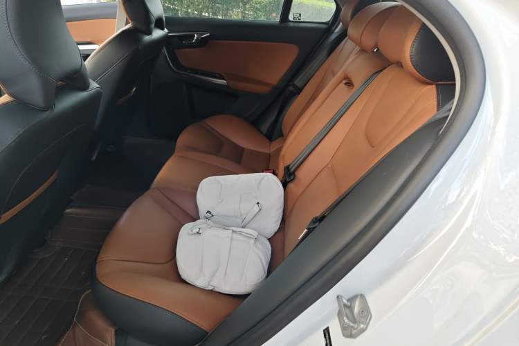 Used Volvo S60 2017 S60L T3 Smart Upgrade Edition
