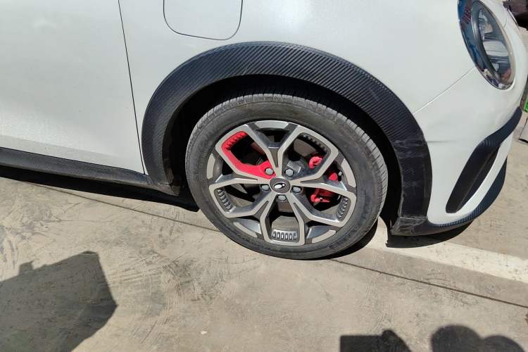 Used ORA Good Cat GT 2023 Mulan Edition 401km Luxury Version Right Front Wheel Hub