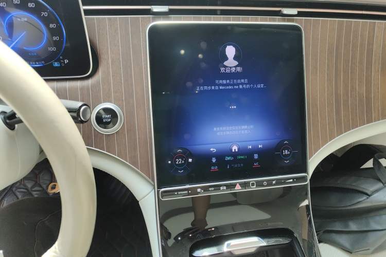 Used Mercedes-Benz EQE 2022 350 Luxury Edition Audio And AC Panel