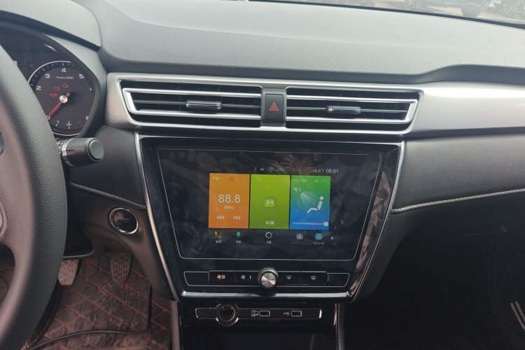 Used Roewe i5 2020 1.5L Manual 4G Connect Luxury Edition