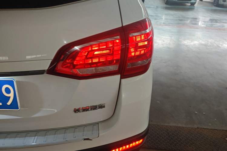 Used Haval H6 2015 Sport Edition 1.5T Automatic Two-Wheel Drive Luxury Model