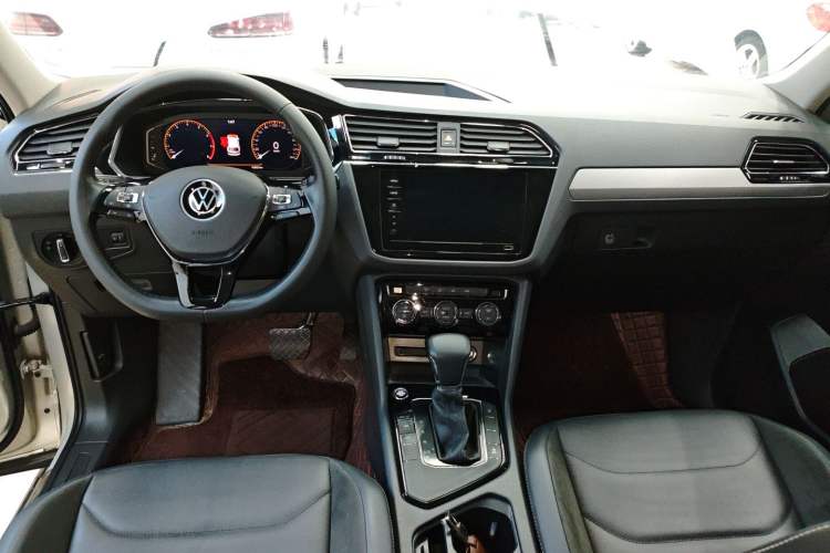 Used Volkswagen Tiguan L 2021 330TSI Automatic Two-Wheel Drive Smart Edition
