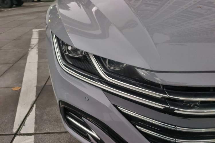 Used Volkswagen FAW-Volkswagen CC 2023 380TSI Striking Edition Right Front Headlight