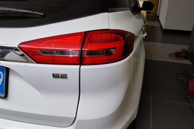 Used Geely Auto Emgrand X7 Sport 2016 1.8TD Automatic ZhiZun Version Exterior 3