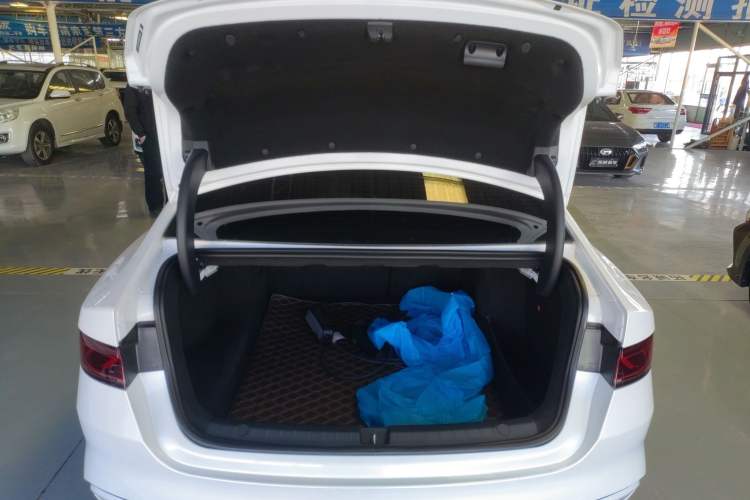 Used BYD Qin PLUS 2024 HONOR Edition DM-i 120KM Leading Model
