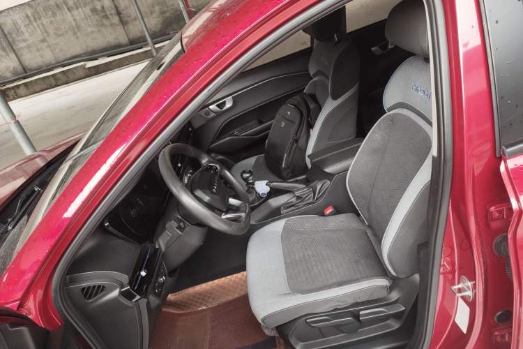 Used Baojun RC-6 2019 1.5T Manual Elite Version with 24-Hour Online Service
