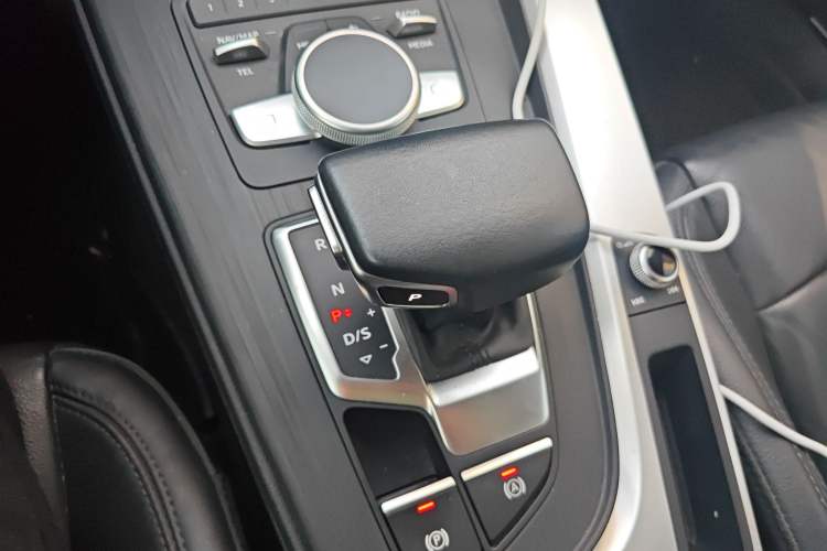 Used Audi A4L 2019 40 TFSI Fashion Edition China VI Emission Standard