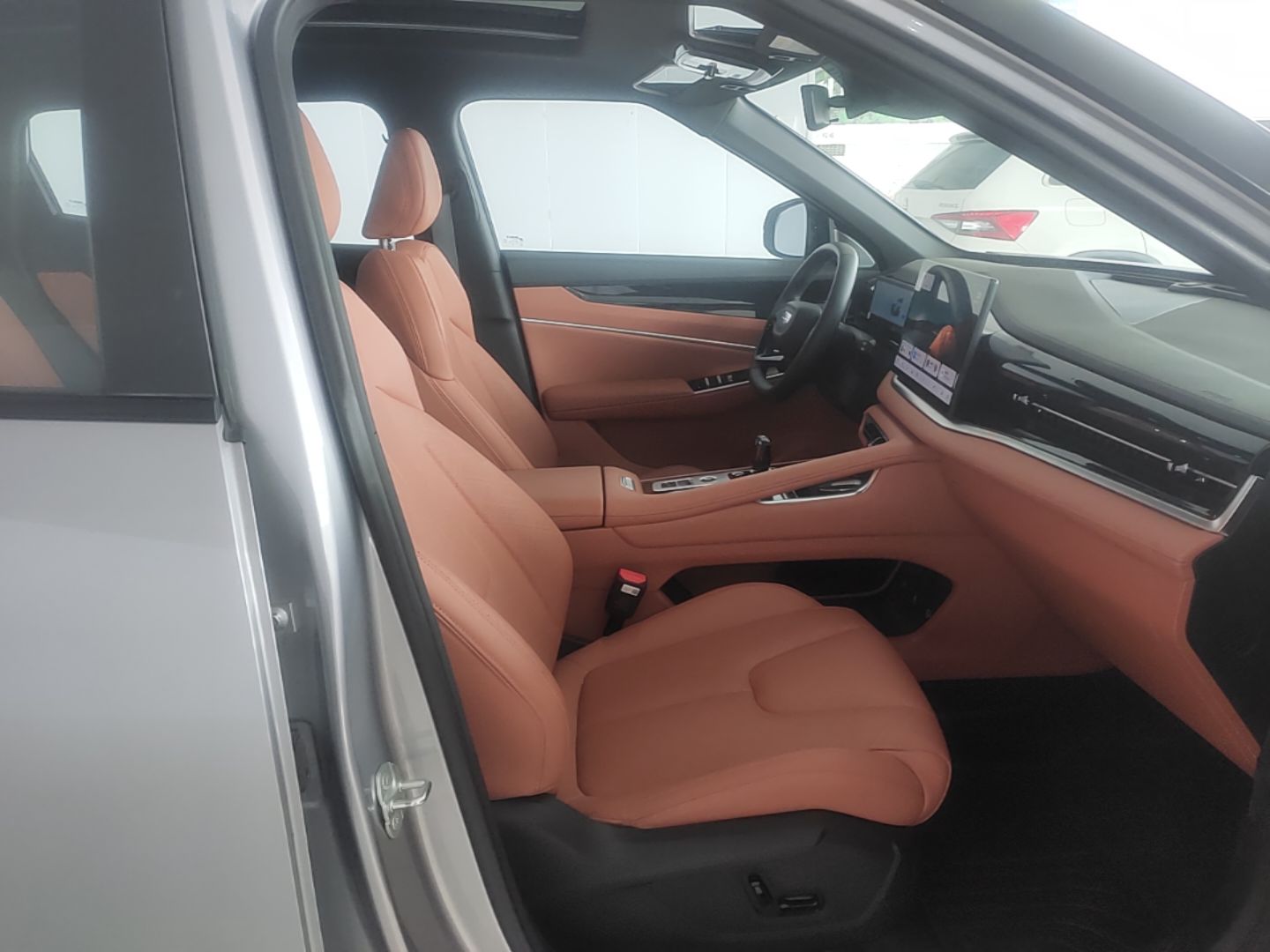 Geely Auto Emgrand X7 Sport 2026 Model 1.5TD Beloved — снимка 19