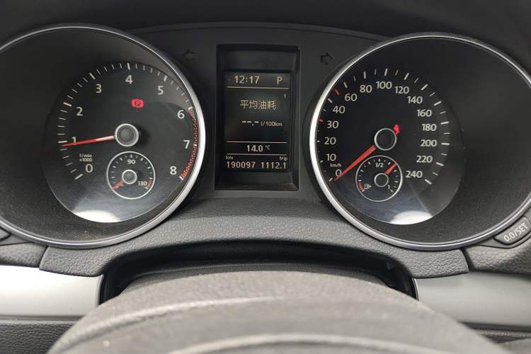 Used Volkswagen Golf 2011 1.4 TSI Comfort Travel Edition Odometer Close Up