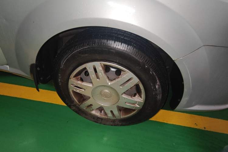 Used Buick Excelle 2011 1.6LX-AT Right Front Wheel Hub