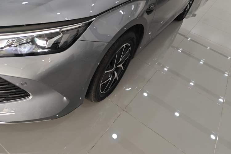 Used BYD Qin L 2025 DM-i Smart Drive 120KM Superior Model
