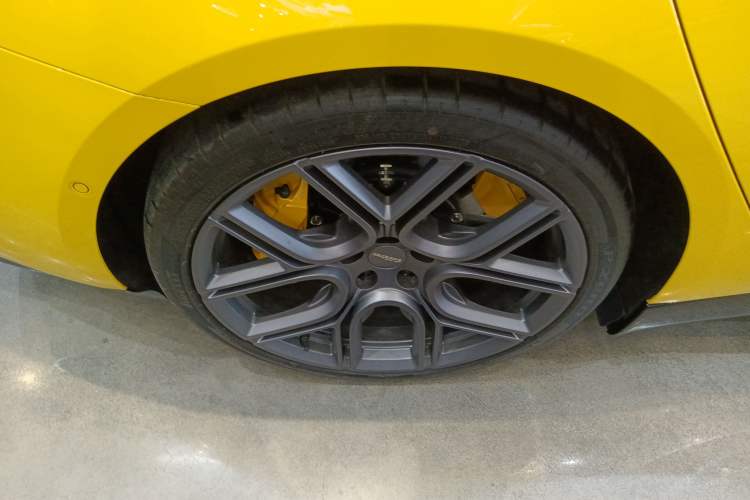 Used Xiaomi Auto SU7 Ultra 2025 Ultra Model Right Rear Wheel Hub