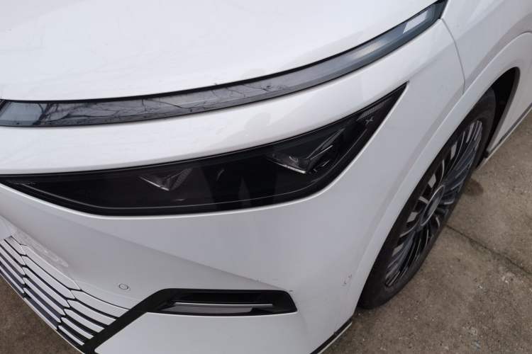 Used XPeng X9 2025 740 Ultra-Long Range Max
