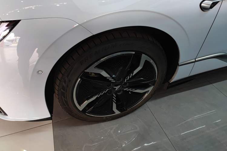 Used VOYAH PASSION 2023 Four-Wheel Drive Long-Range Version