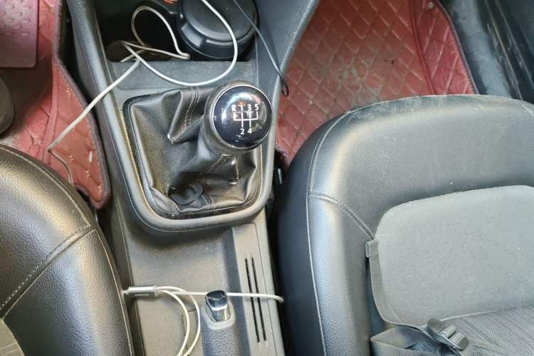 Used Volkswagen Santana 2015 1.6L Manual Comfort Edition Gear Lever