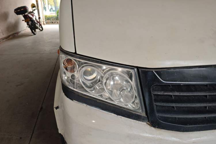 Used GAC Gonow Xingwang CL 2014 1.2L Luxury Edition GA4G12 Right Front Headlight