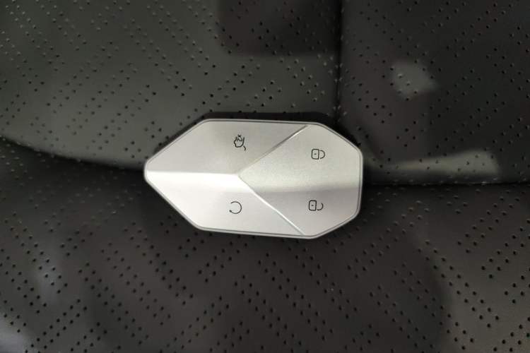 Used Formula Leopard Titanium 3 2025 Model 501KM Rear-Drive Ultra Version