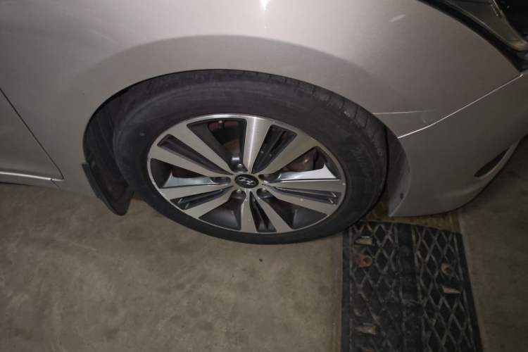 Used Hyundai Mistra 2016 1.8L Automatic Smart GLS Right Front Wheel Hub