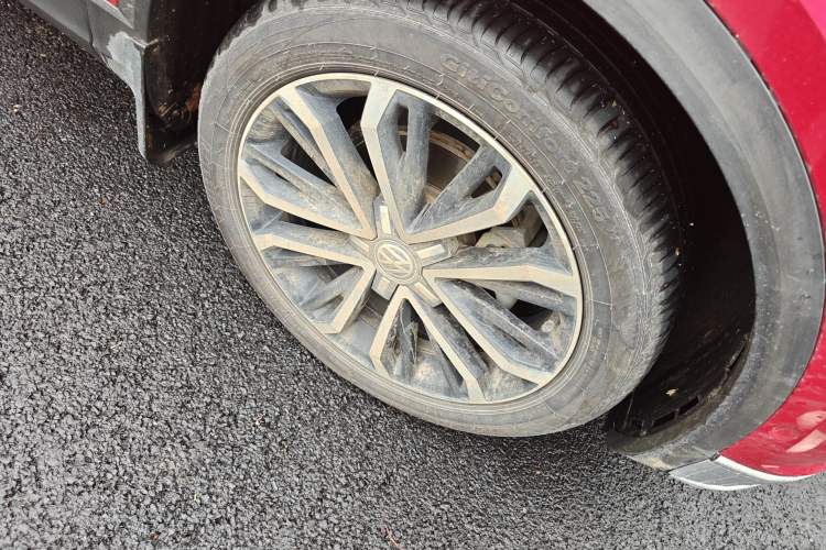 Used Volkswagen T-ROC 2018 280TSI DSG Four-Wheel Drive Luxury Version China V Emission Standard Right Front Wheel Hub