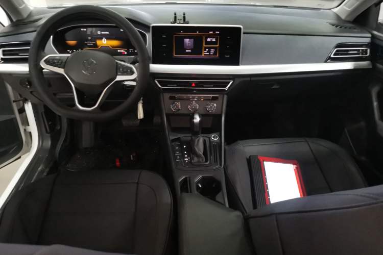 Used Volkswagen Lavida 2023 1.5L Automatic De Yi Edition Center Console