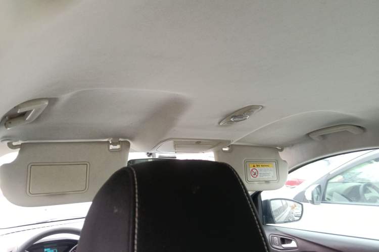 Used Ford Kuga 2015 1.5L GTDi Two-Wheel-Drive Comfort Model Headliner