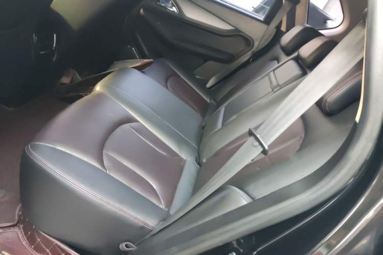 Used Baojun 560 2015 1.8L manual luxury version