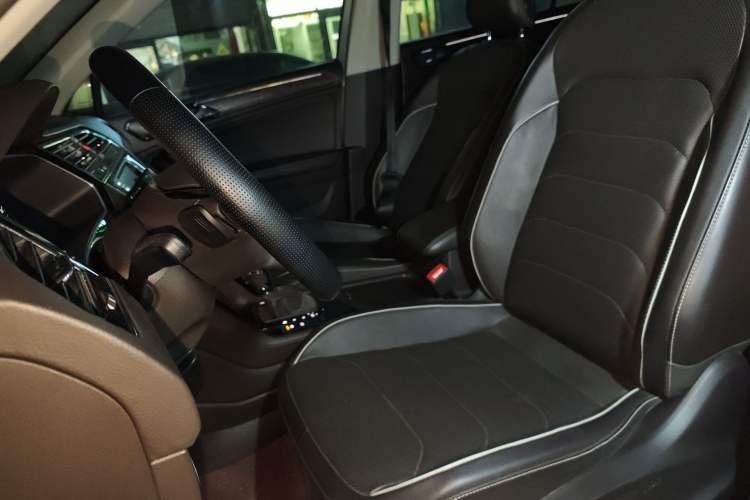 Used Volkswagen Tiguan L 2017 330TSI Automatic Two-Wheel Drive Flagship Edition Left Front Seat