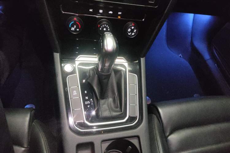 Used Volkswagen Magotan 2019 330TSI DSG Leading Edition China V Standard